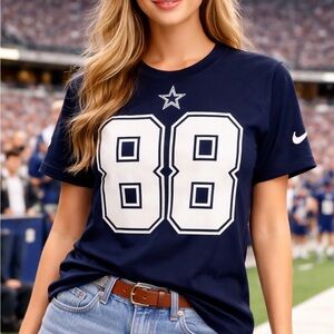 Nike Women’s Dallas Cowboy’s #88 Navy T-Shirt Size M